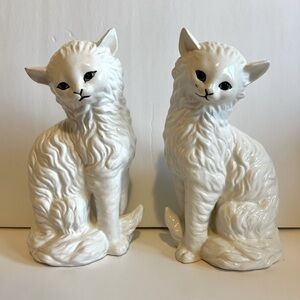 Set 2 Arnart 5th Avenue Vintage Porcelain White 8” Cats Beautiful Green Eyes